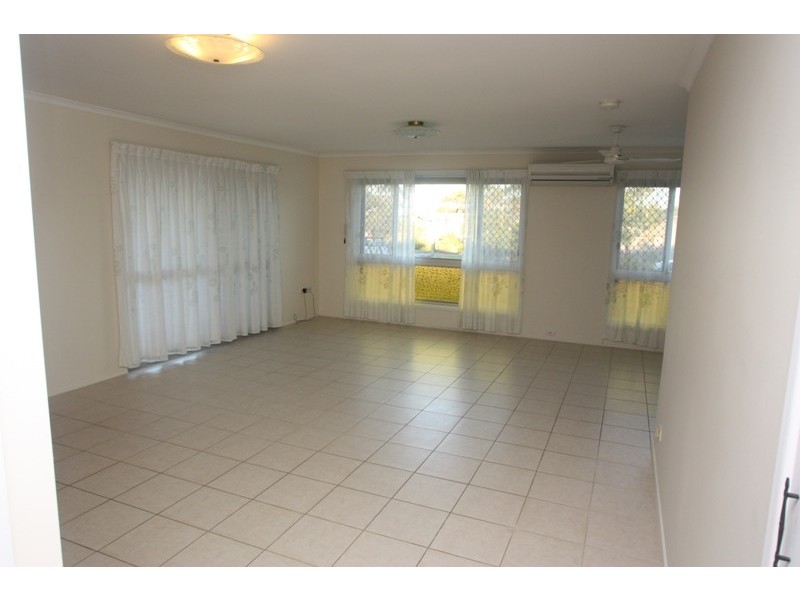 Coonowrin Street, Battery Hill QLD 4551