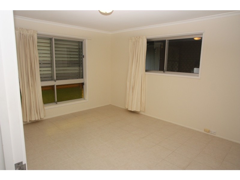Coonowrin Street, Battery Hill QLD 4551