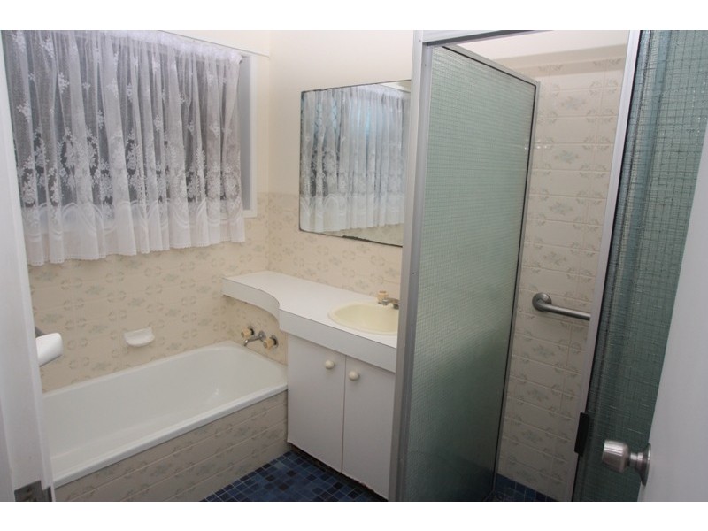 Coonowrin Street, Battery Hill QLD 4551