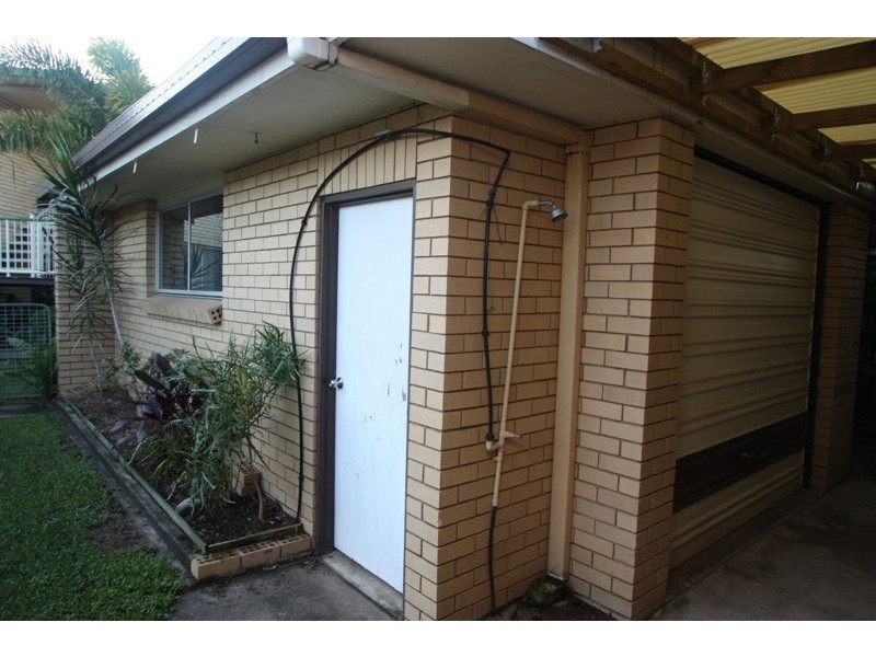Coonowrin Street, Battery Hill QLD 4551