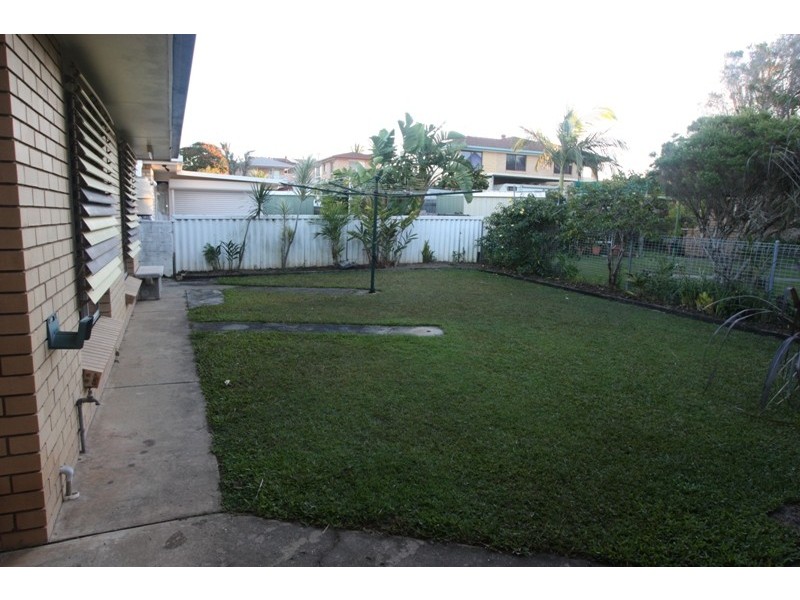 Coonowrin Street, Battery Hill QLD 4551