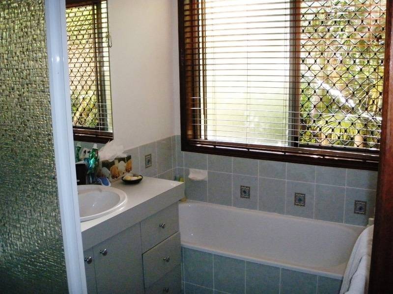 2 Kingfisher Street, Aroona QLD 4551