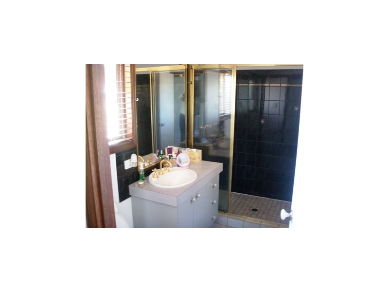 2 Kingfisher Street, Aroona QLD 4551