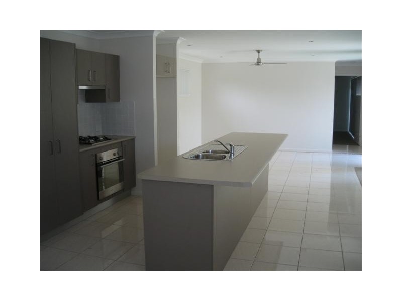 Dunk Street, Little Mountain QLD 4551