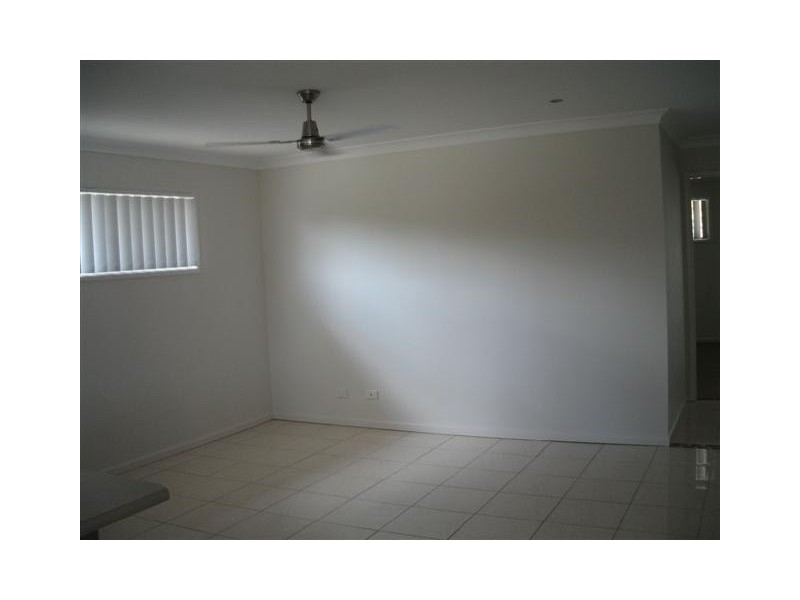 Dunk Street, Little Mountain QLD 4551