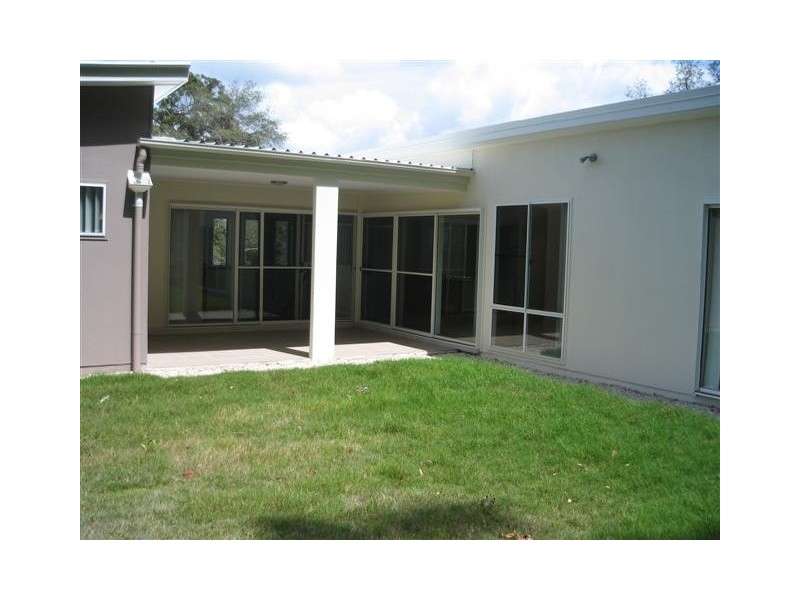 Dunk Street, Little Mountain QLD 4551