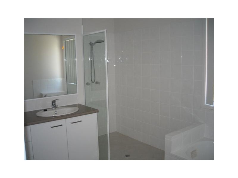 37 St Helena Street, Little Mountain QLD 4551