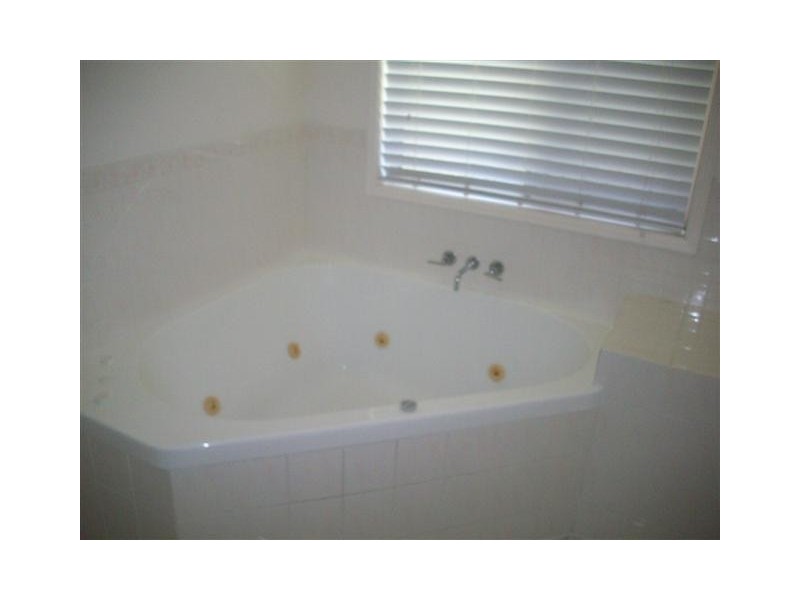 8 White Dove Court, Wurtulla QLD 4575
