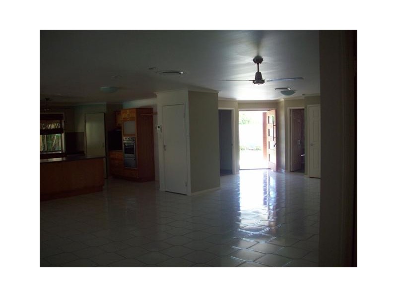 8 White Dove Court, Wurtulla QLD 4575