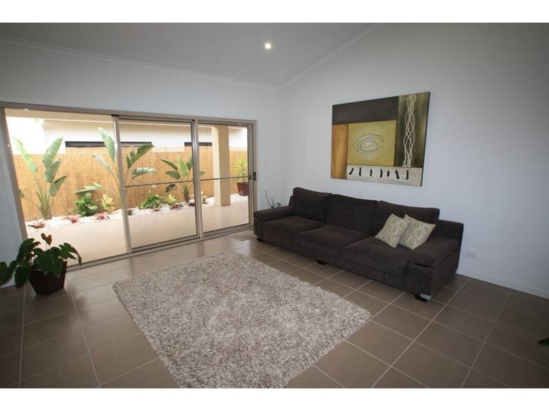 28 Elvena Cct, Little Mountain QLD 4551