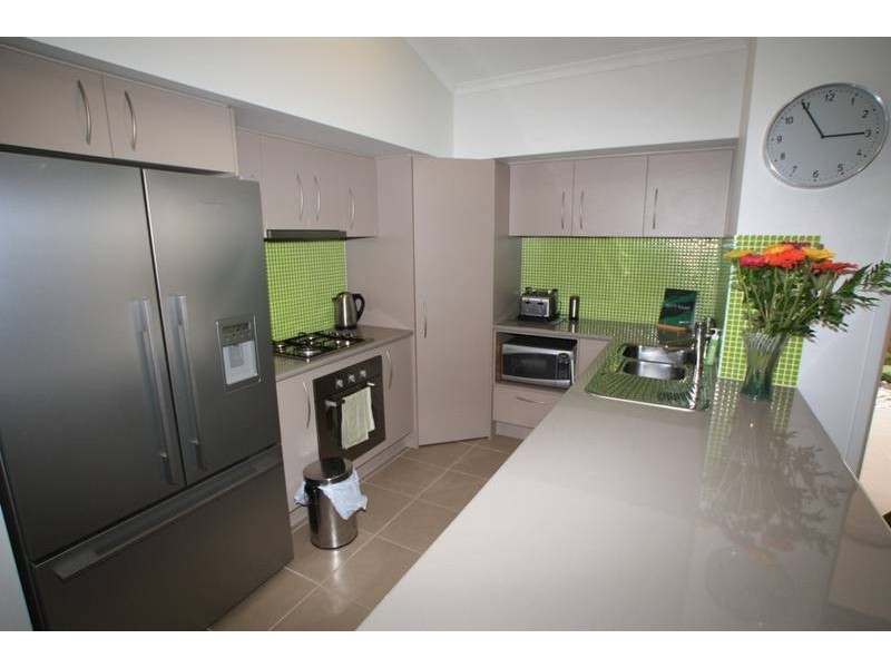 28 Elvena Cct, Little Mountain QLD 4551