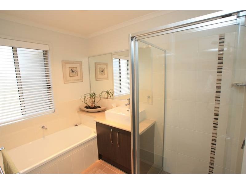 28 Elvena Cct, Little Mountain QLD 4551