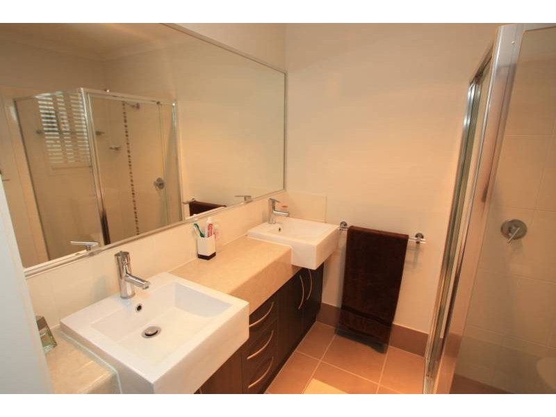 28 Elvena Cct, Little Mountain QLD 4551