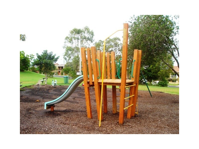 64 Enfield Crescent, Battery Hill QLD 4551