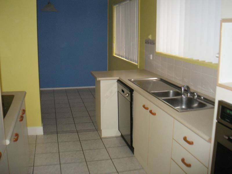 1/4 North Street, Golden Beach QLD 4551