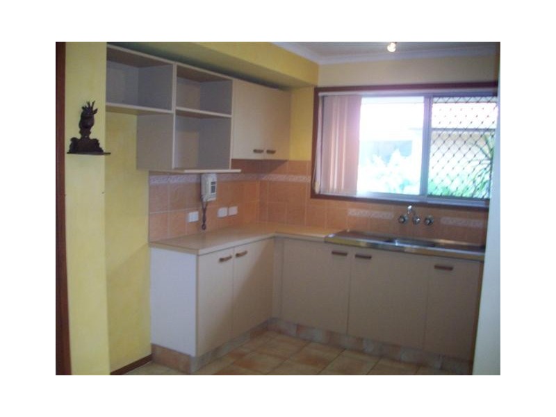 281 Nicklin Way, Warana QLD 4575