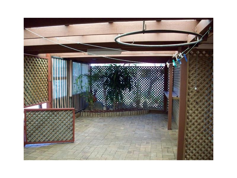 281 Nicklin Way, Warana QLD 4575