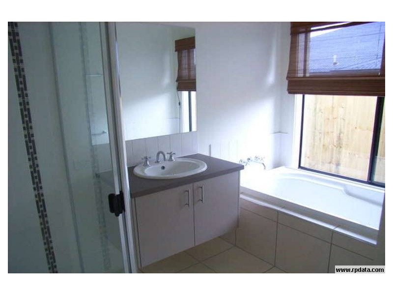 15 Tamarind St, Meridan Plains QLD 4551