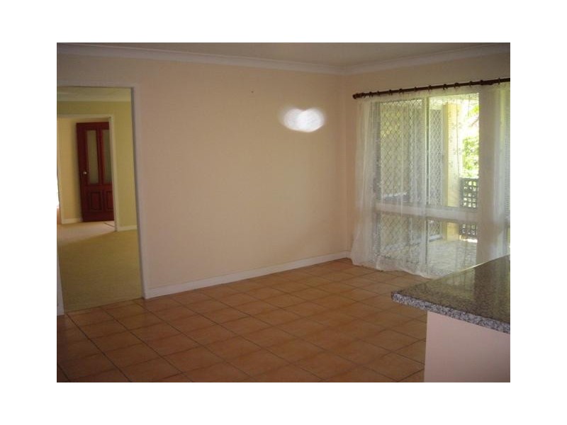 8 Slim Crescent, Golden Beach QLD 4551