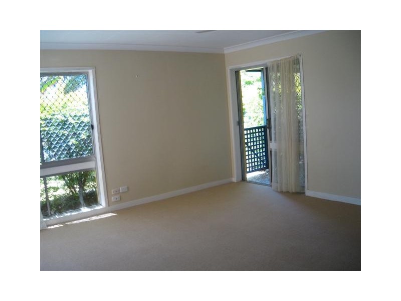 8 Slim Crescent, Golden Beach QLD 4551