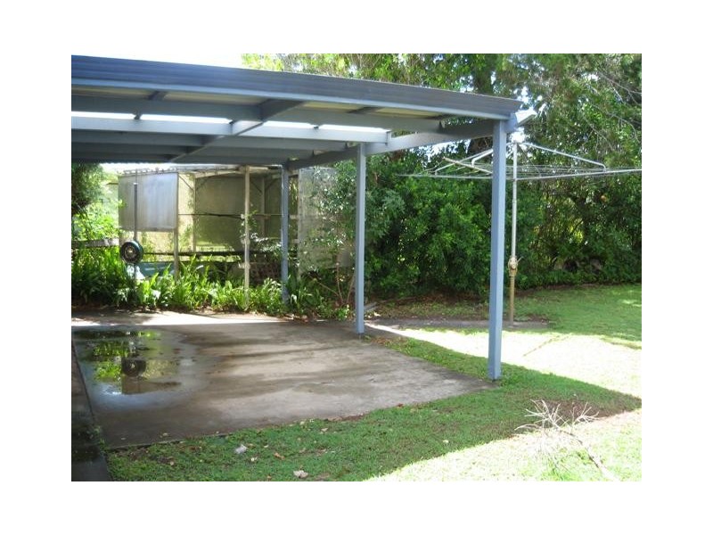 8 Slim Crescent, Golden Beach QLD 4551