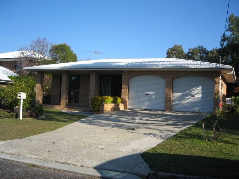 6 Sutherland Street, Dicky Beach QLD 4551