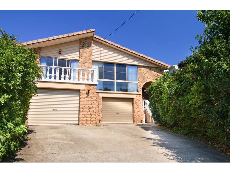 17 Beausang Street, Caloundra QLD 4551