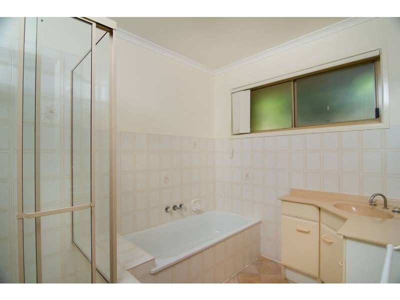 17 Beausang Street, Caloundra QLD 4551