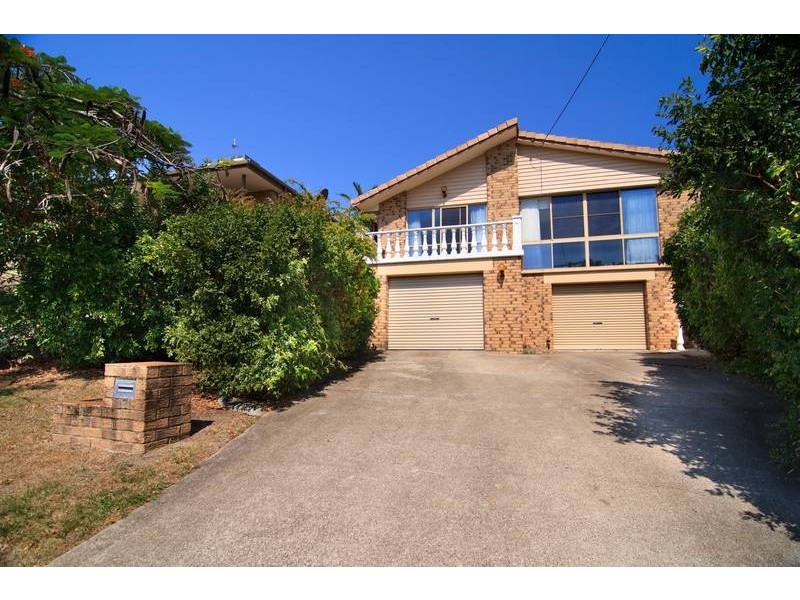 17 Beausang Street, Caloundra QLD 4551