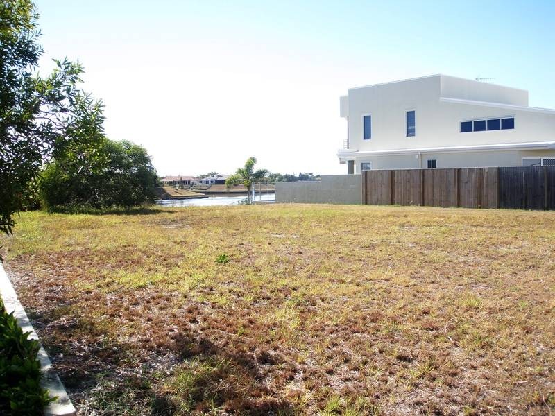 7 Zanzibar Court, Kawana Island QLD 4575