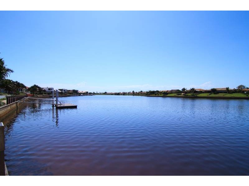 7 Zanzibar Court, Kawana Island QLD 4575