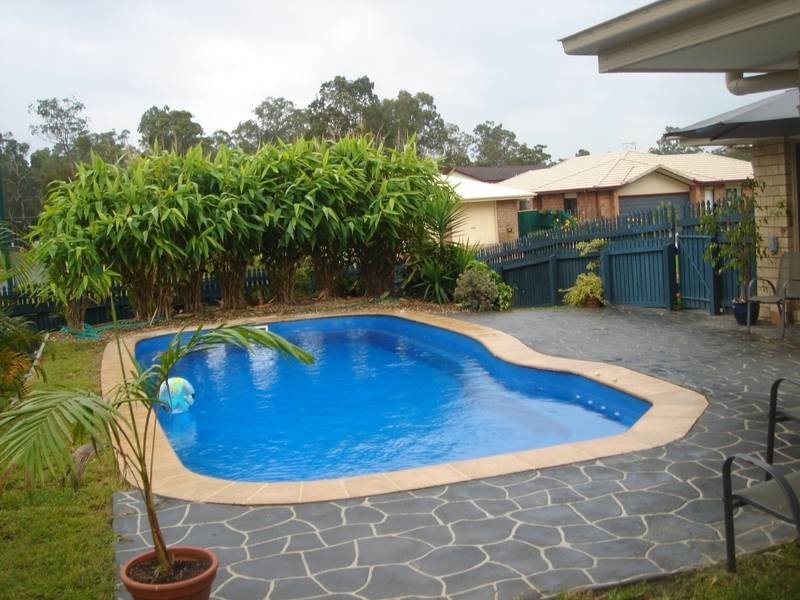2 Dawn Court, Landsborough QLD 4550