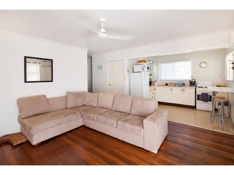25 Blaxland Street, Golden Beach QLD 4551