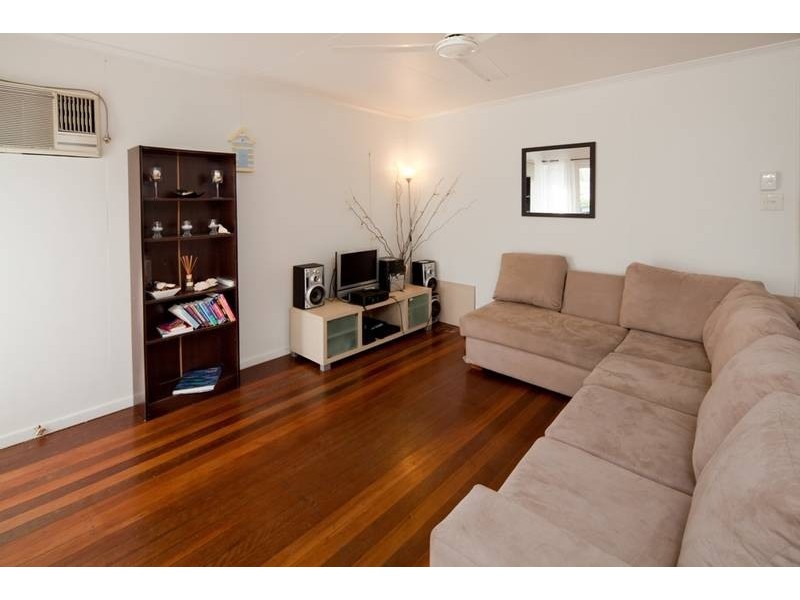 25 Blaxland Street, Golden Beach QLD 4551