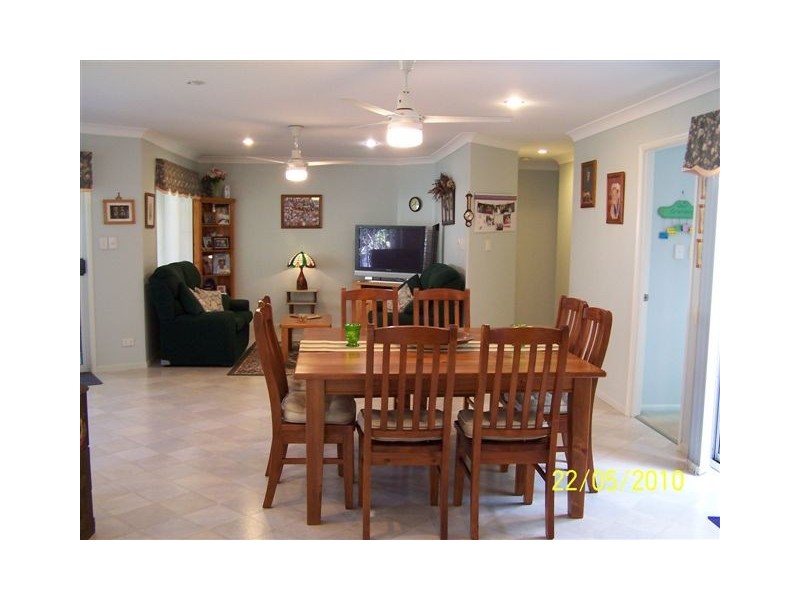 8 Sanctuary Place, Little Mountain QLD 4551