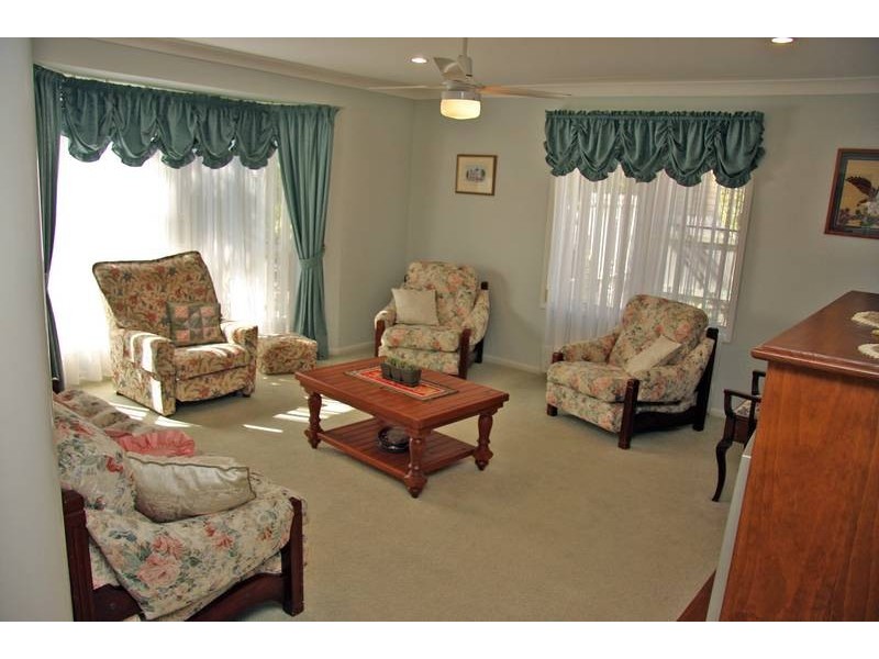 8 Sanctuary Place, Little Mountain QLD 4551