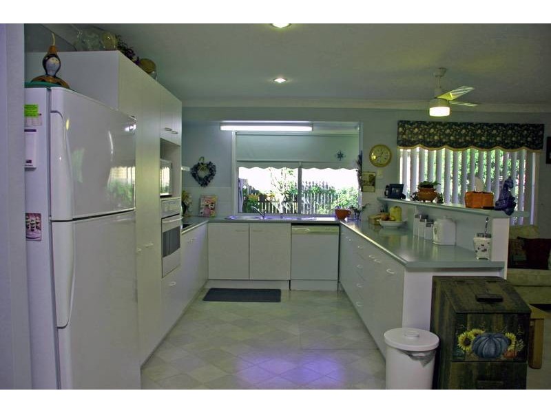 8 Sanctuary Place, Little Mountain QLD 4551