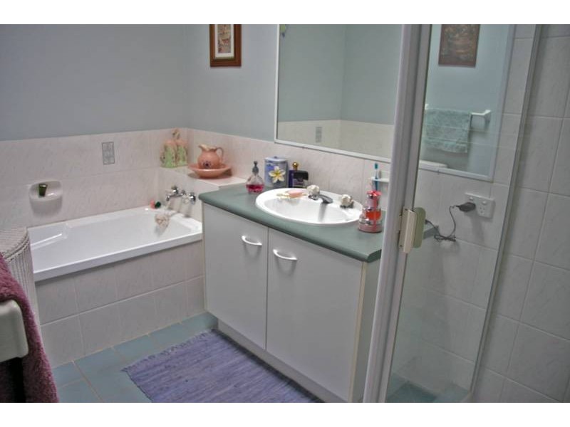 8 Sanctuary Place, Little Mountain QLD 4551