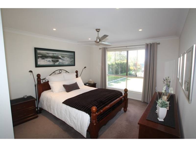 4 Rutherford Place, Pelican Waters QLD 4551