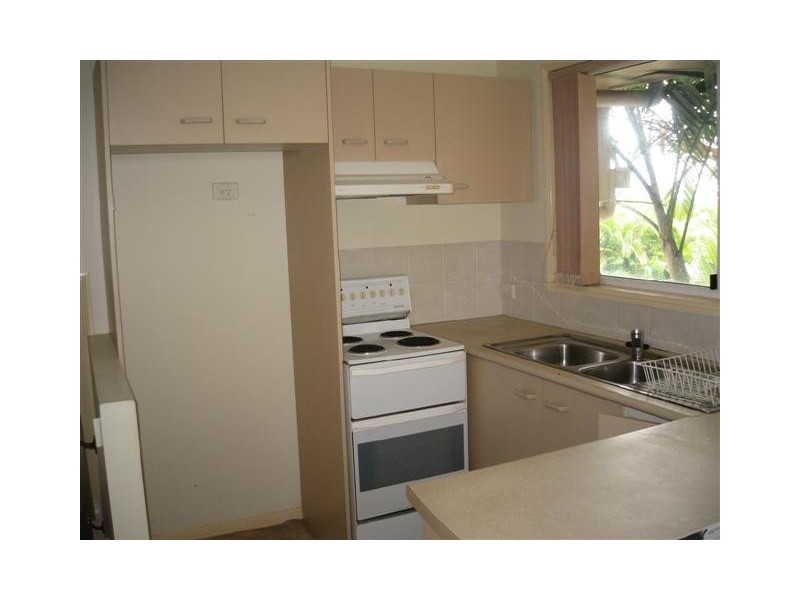 2/8 Regent Street, Caloundra QLD 4551