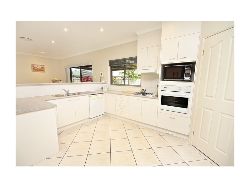 11 Undanbi Place, Pelican Waters QLD 4551