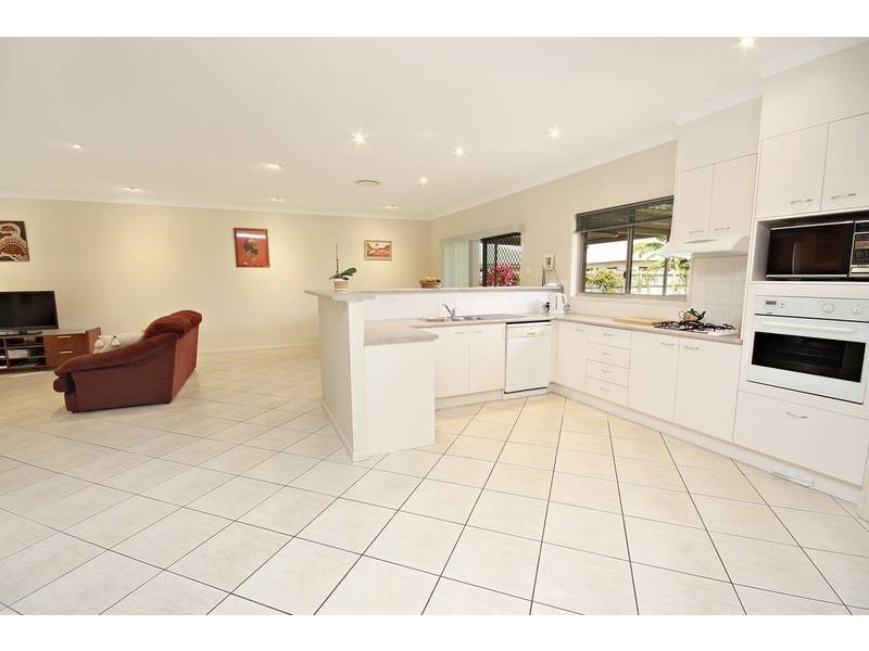 11 Undanbi Place, Pelican Waters QLD 4551