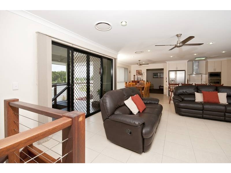 5 Pine Ridge Place, Little Mountain QLD 4551