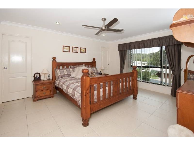 5 Pine Ridge Place, Little Mountain QLD 4551