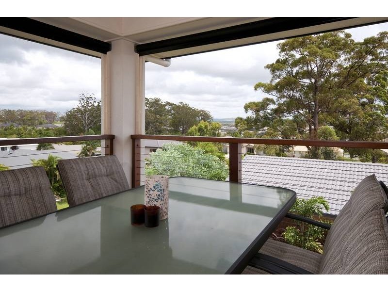 5 Pine Ridge Place, Little Mountain QLD 4551