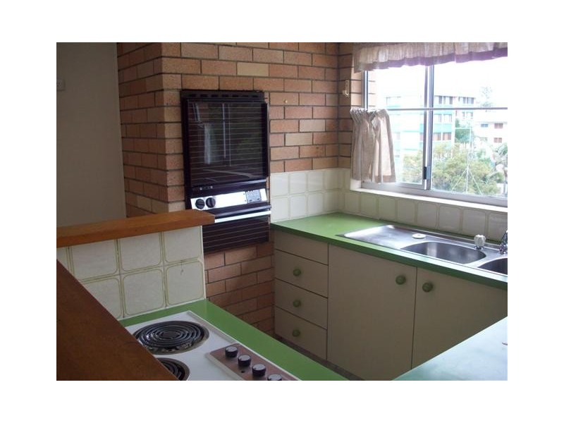 2/16 Moreton Parade, Kings Beach QLD 4551