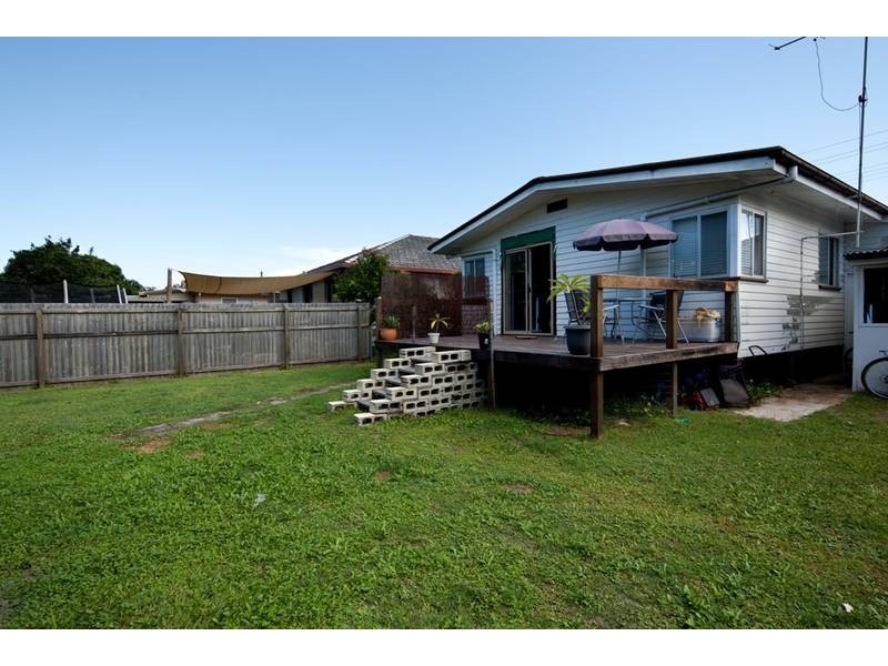 25 Blaxland Street, Golden Beach QLD 4551
