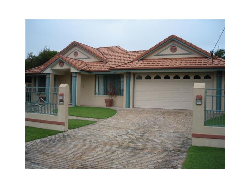 178 Oceanic Drive, Warana QLD 4575