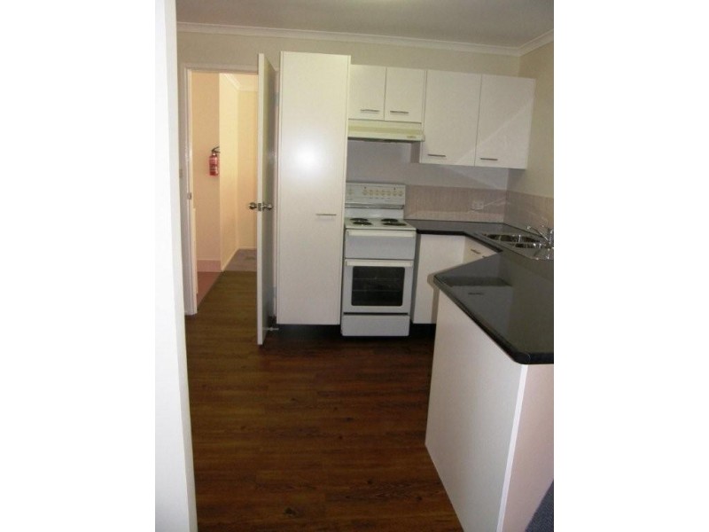 2/38 Milbong Street, Battery Hill QLD 4551