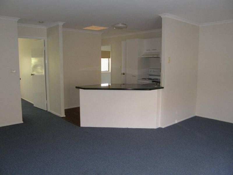 2/38 Milbong Street, Battery Hill QLD 4551